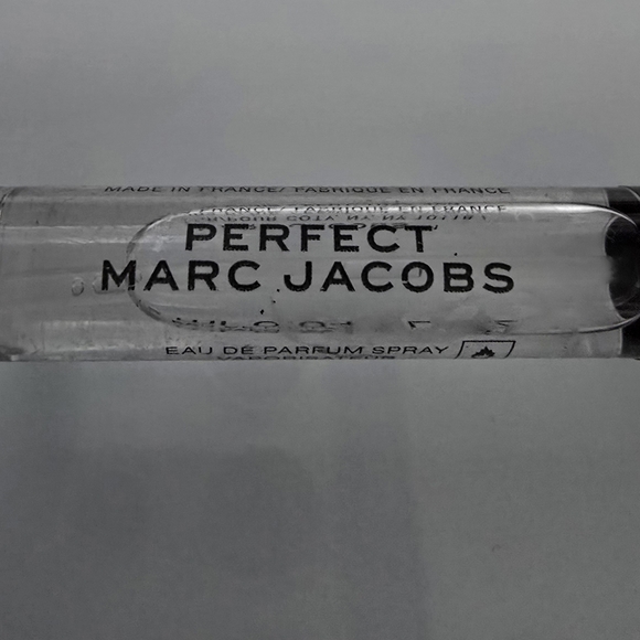 5-Marc Jacobs Perfect Eau de Parfum Sample Perfume Spray 0.04oz/1.2ml each - Picture 2 of 3